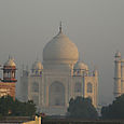 Taj Mahal aamuauringossa