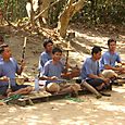 Miinauhrien soittoyhtye Angkorissa