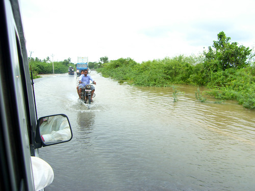 Tulva Diu-Veraval tiellä