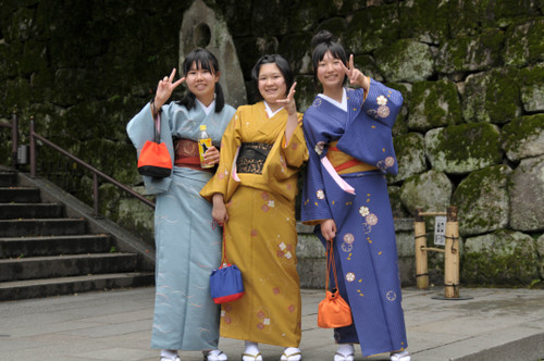 Tytöt kimonoissa, Kyoto
